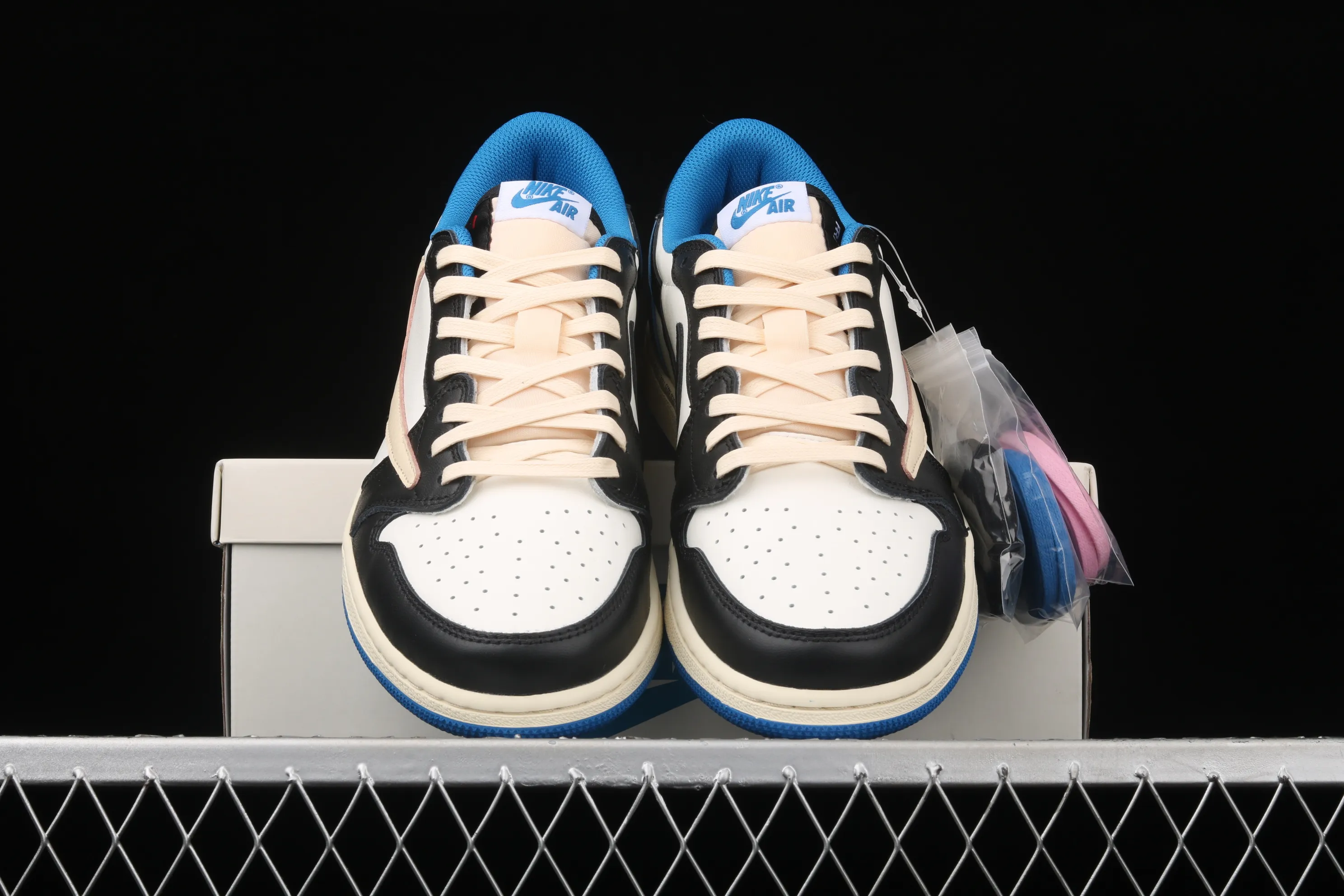 All Categories Air Jordan Jordan Series Basketball Shoes Air Jordan 1 Low Pure Original Version Travis Scott x Air Jordan 1 High OG AJ1 Lightning Undercut Low DM7866-140